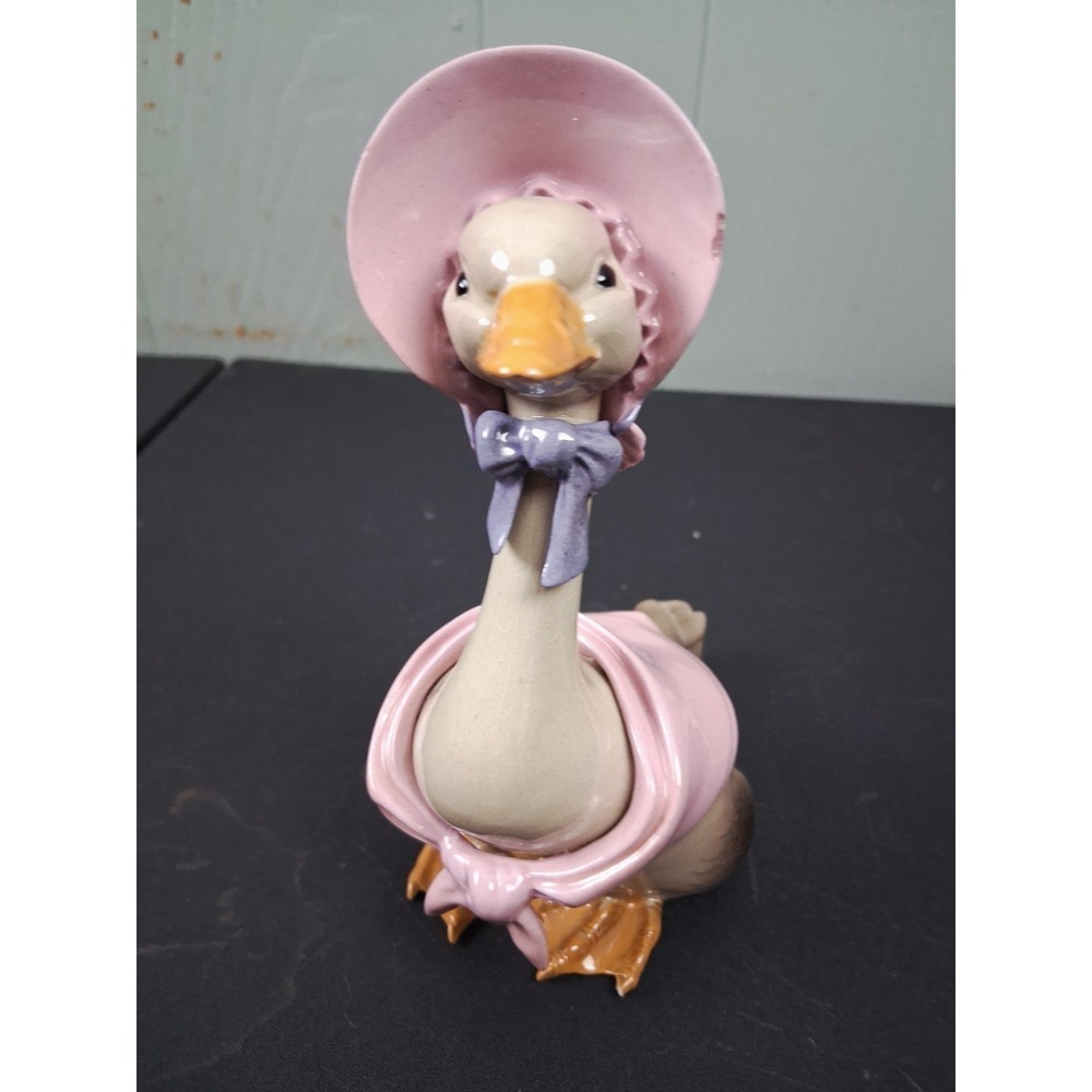 RARE VINTAGE Hagen Renaker DW Mother Goose 6.5"Porcelain Figurine Bird Duck